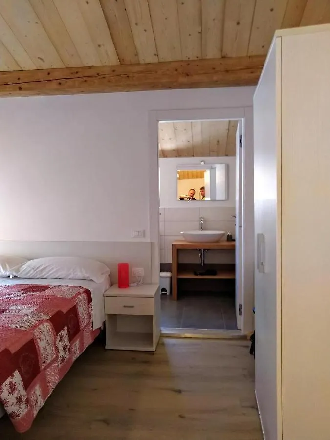 Affitta Camere Casa Vittoria Santa Croce del Lago Gasthof